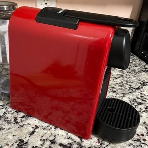 Nespresso by De’longhi Essen a mini espress machine with aeroccino3